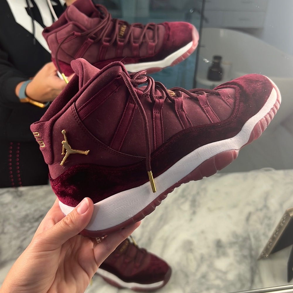 Jordan 11 GS Retro Heiress “Night Maroon”